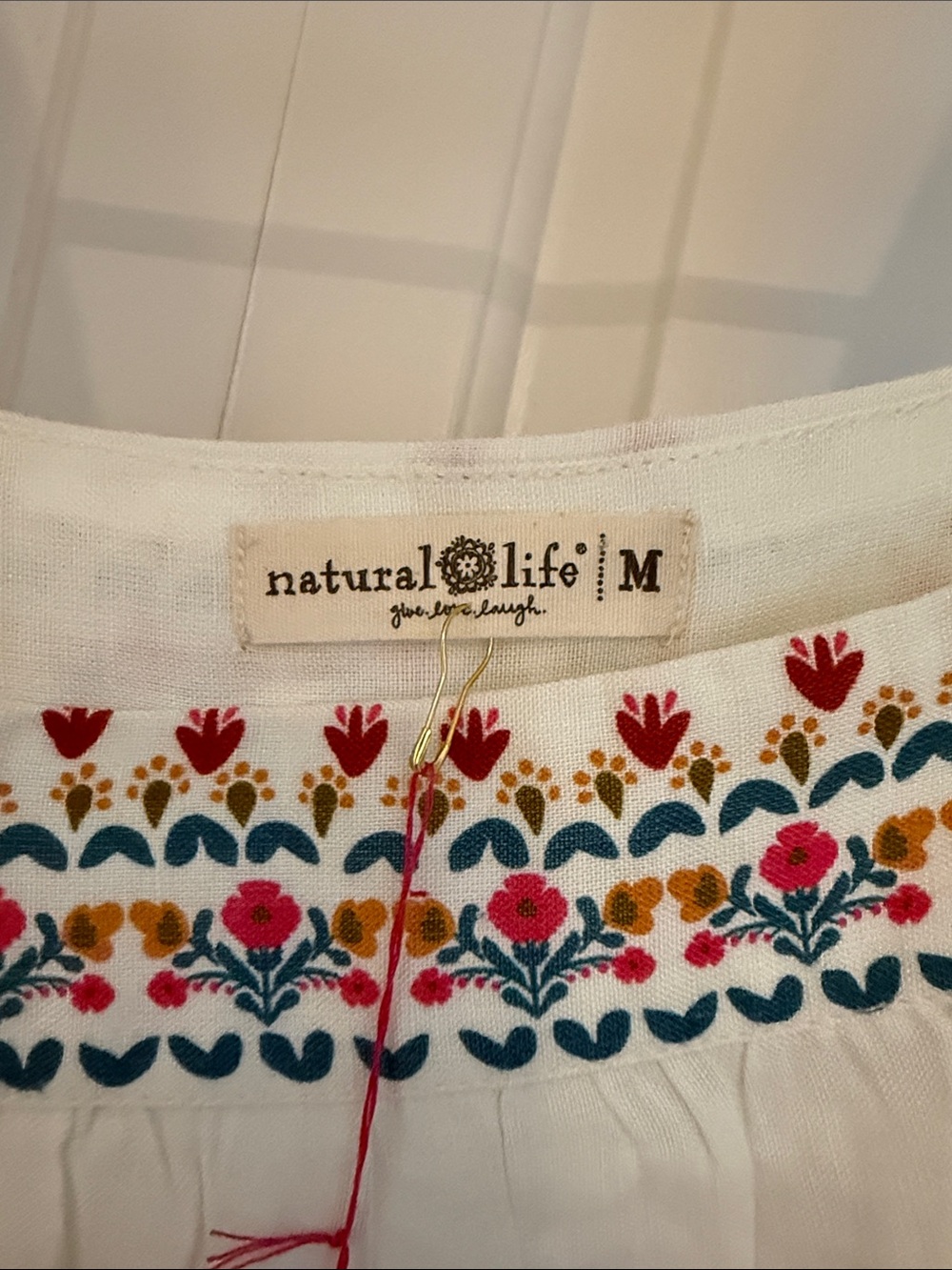 NATURAL LIFE Cece White Cropped Floral Tank - New With Tags - Medium - Picture 3 of 4